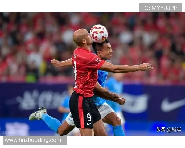 成都迎来足球巨星的盛大时刻球迷们热情期待他的到来 成都迎来足球巨星的盛大时刻球迷们热情期待他的到来